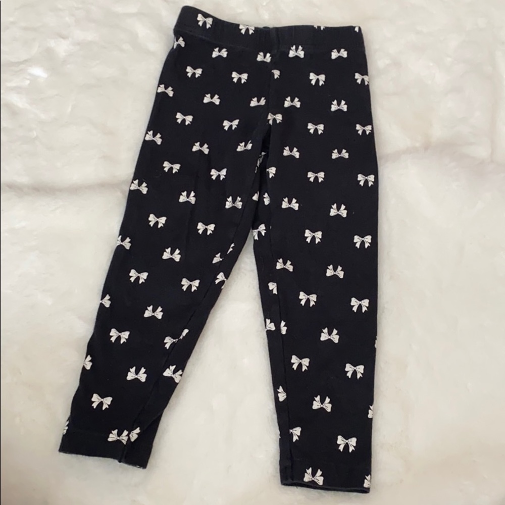 Black and white bow print pants
